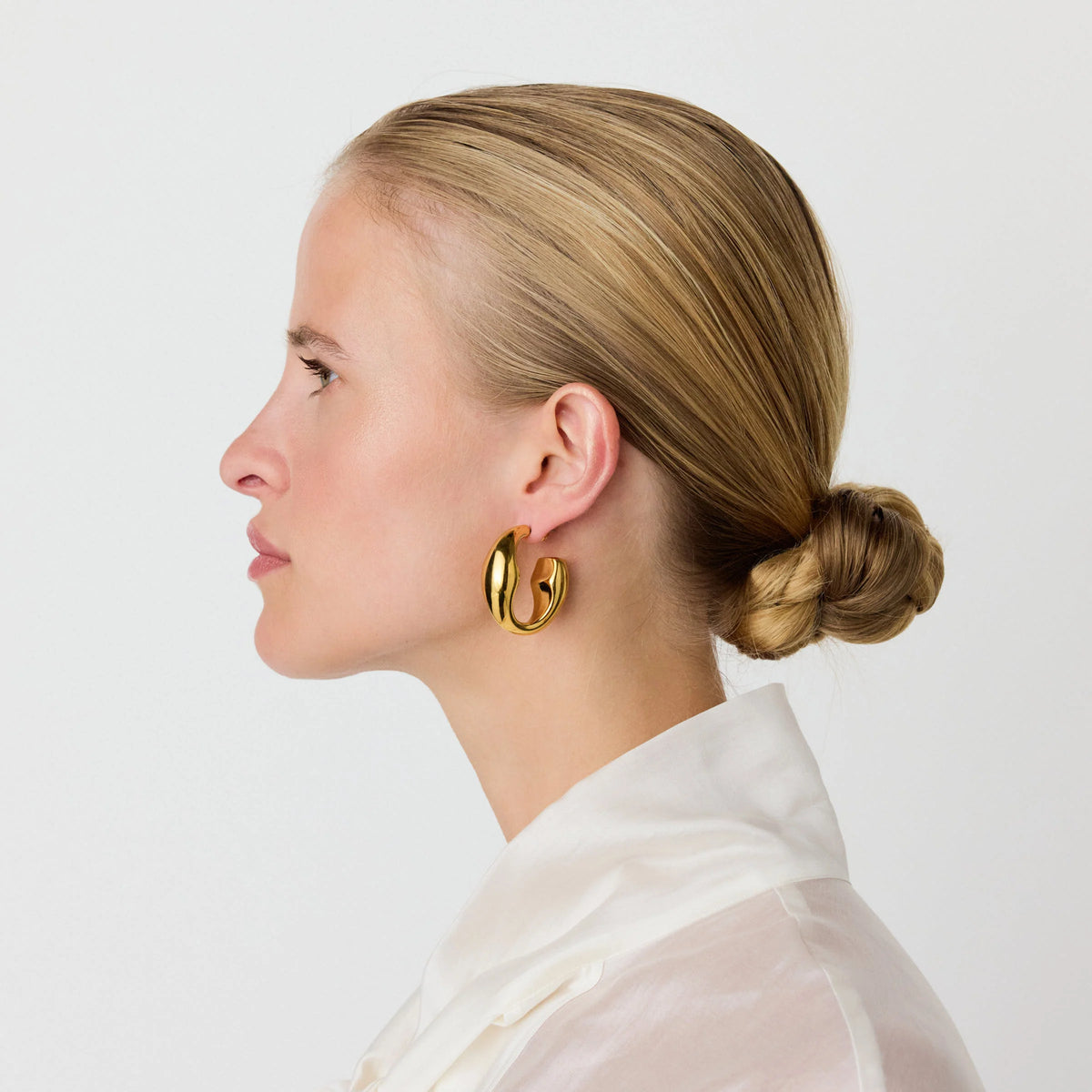 SINGLE TURTLE EARRING GOLD