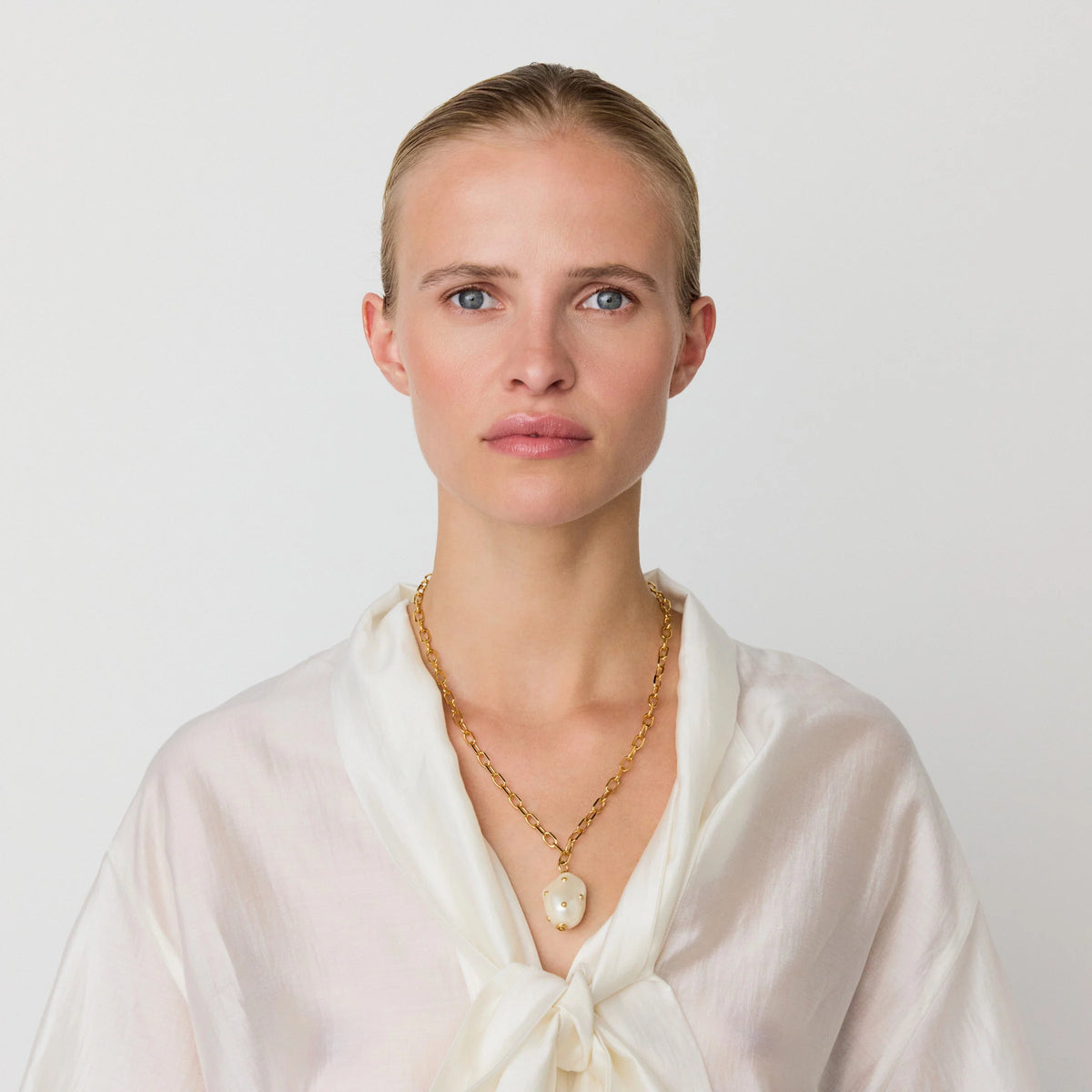 SINGLE BIG ORGANIC STUD PEARL NECKLACE PEARL