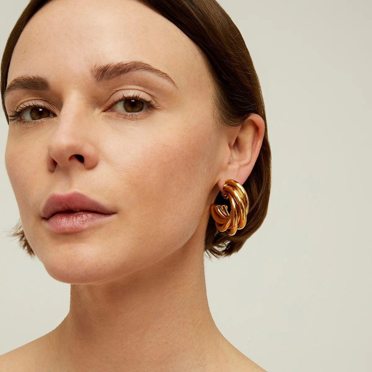 ATIK MEDIUM SIZE HOOP EARRINGS