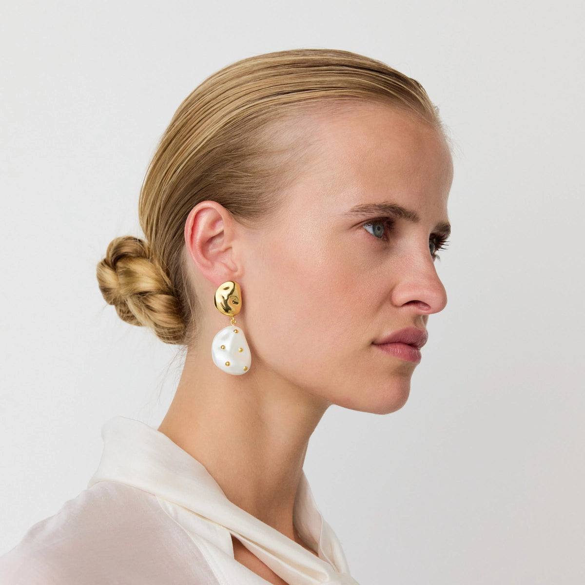 DOUBLE NUGGET STUD PEARL GOLD EARRING PEARL
