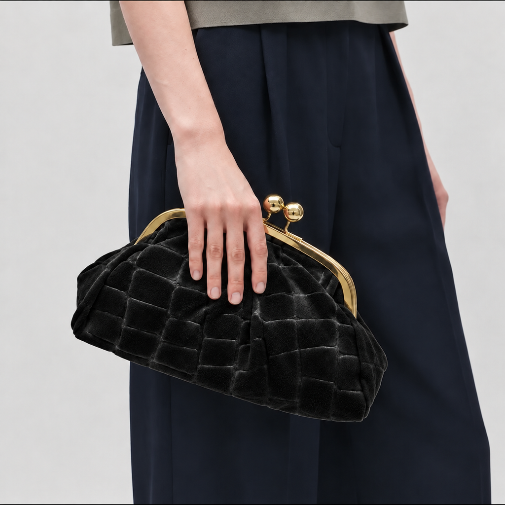 THE BLACK CLUTCH