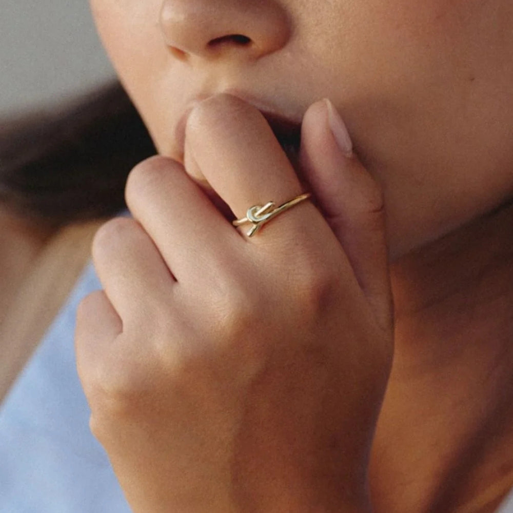 Novel Knot Ring Gold