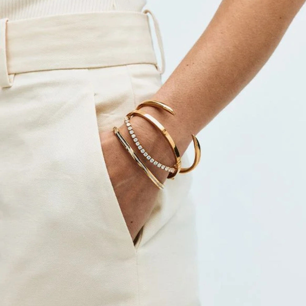 Crest Bangle Gold