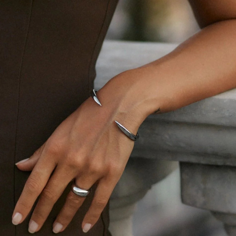 Crest Bangle Silver