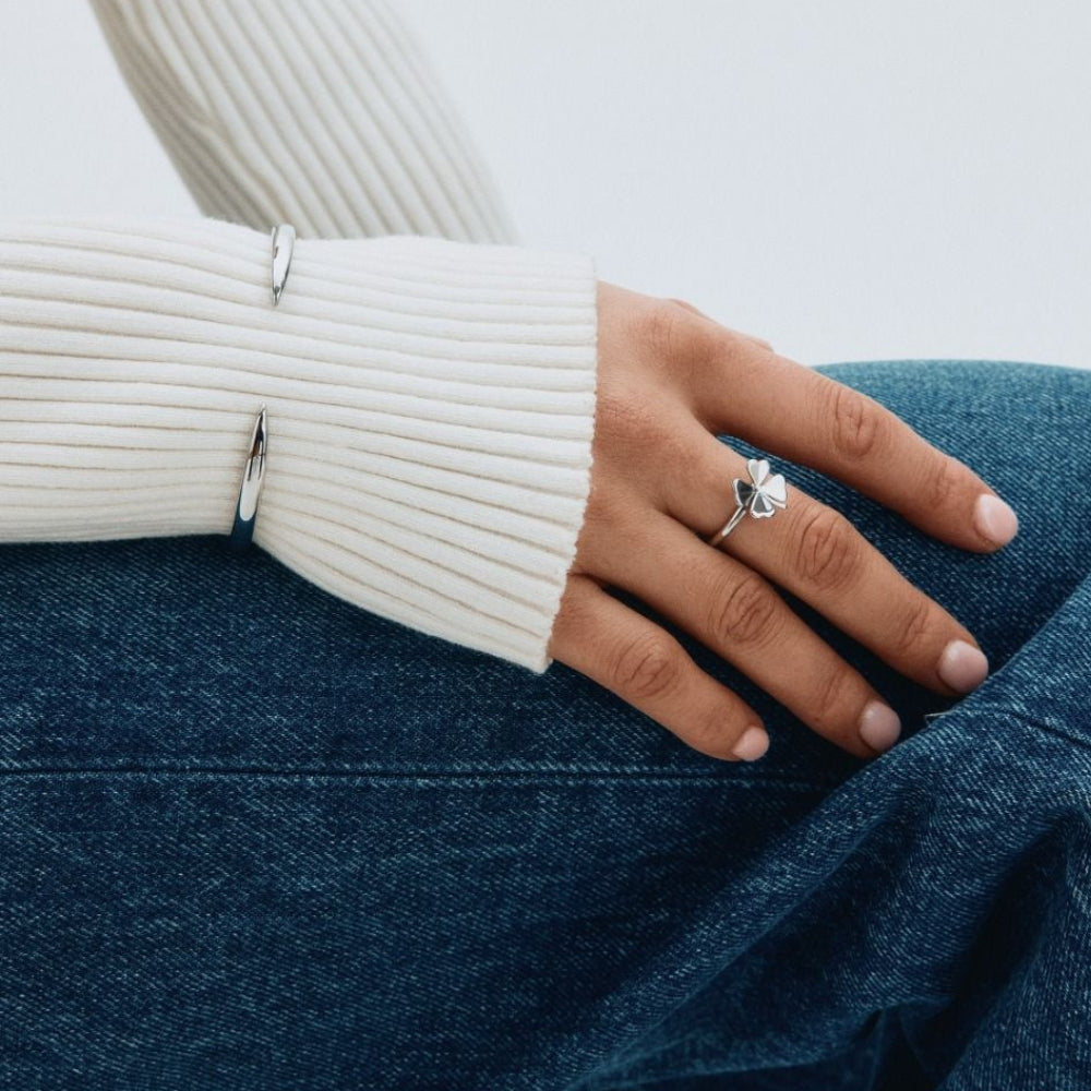 Crest Bangle Silver