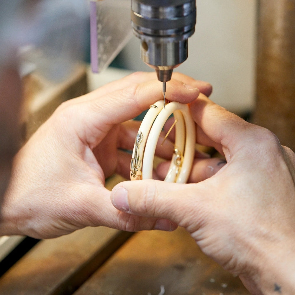 COBRA ACETATE BANGLE BRACELET- IVOIRE