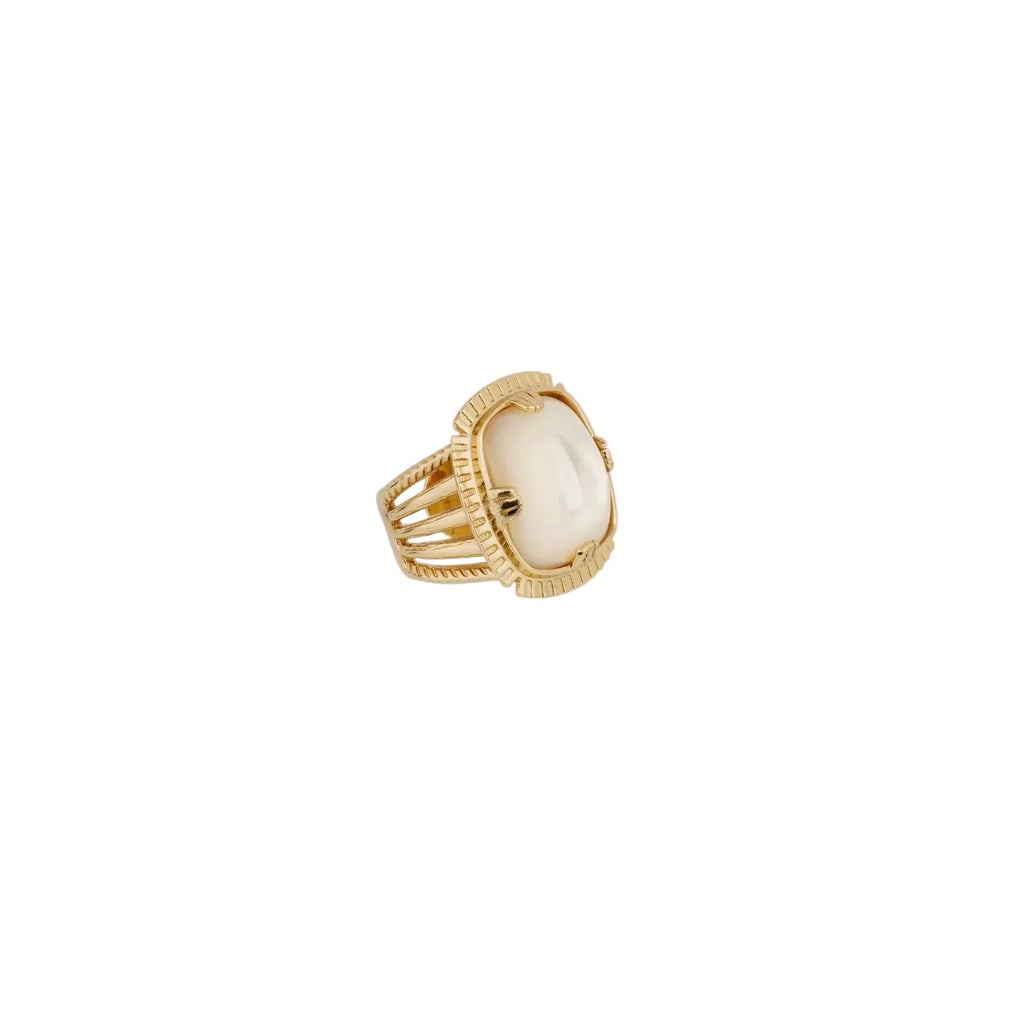 ARTY RING - WHITE MOTHER-OF-PEARL